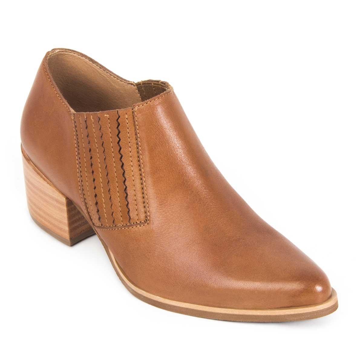 Botín Camel con Tacón Bajo Brantano
