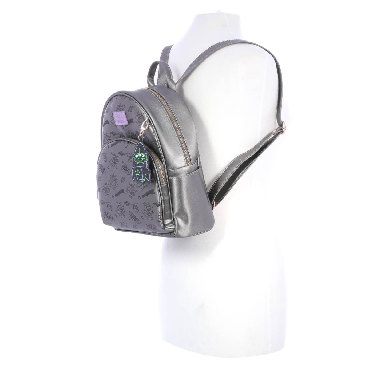 Backpack Gris Oscuro con Charm W Capsule