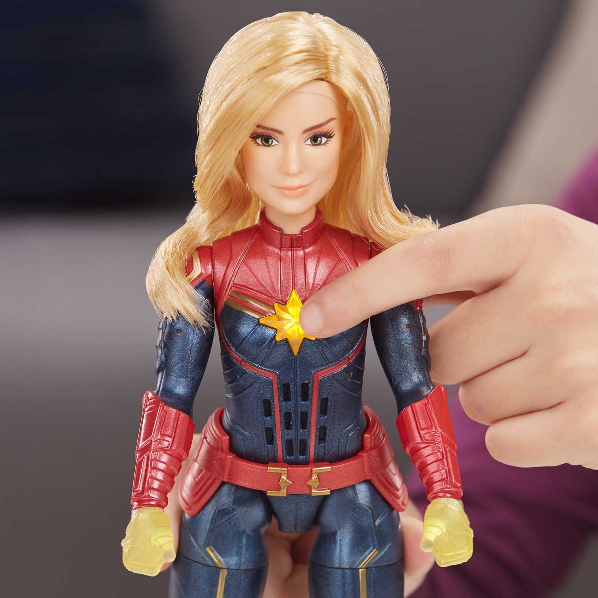 Muñeca Electrónica Capitana Marvel Hasbro