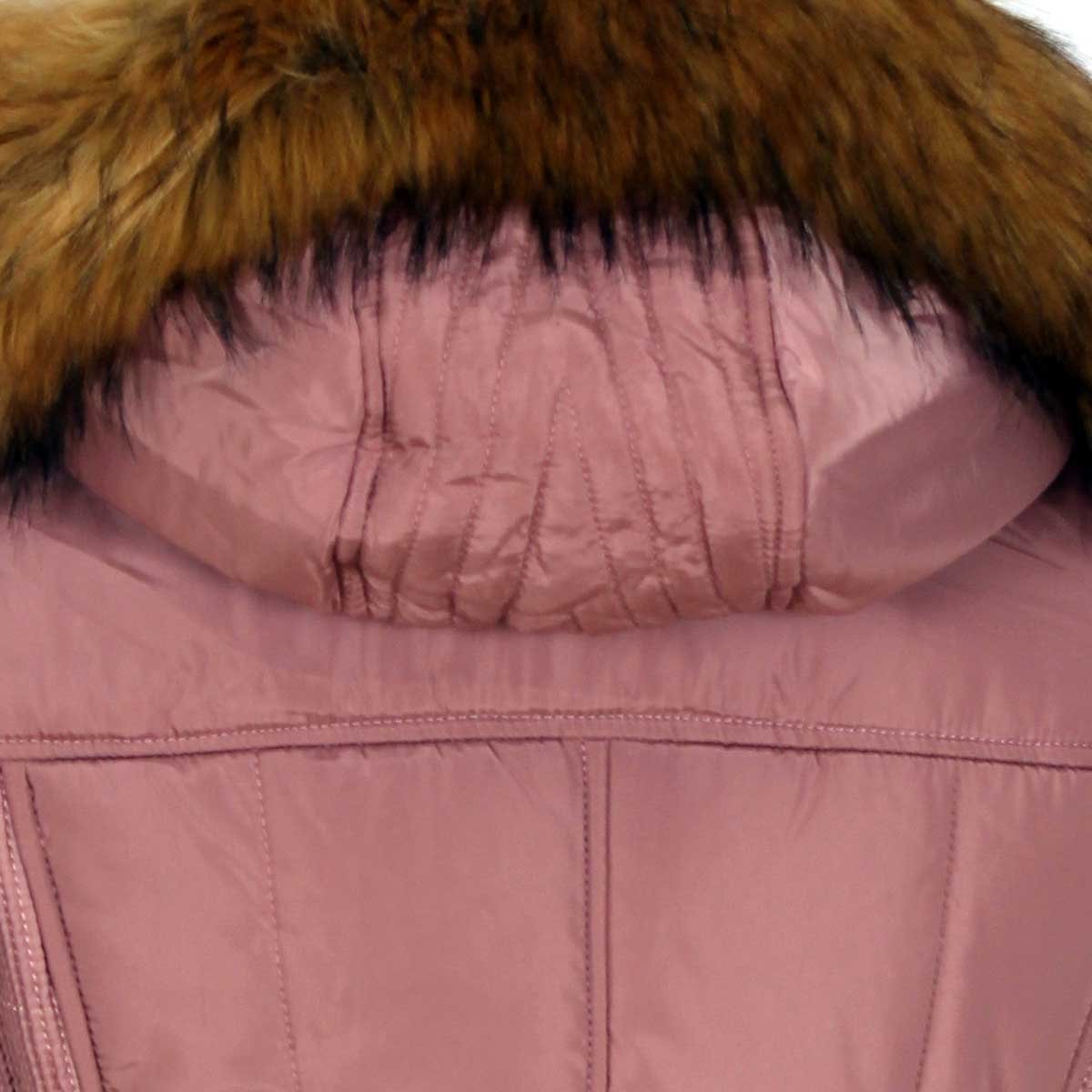 Chamarra Rosa Larga con Gorra Just By Basel