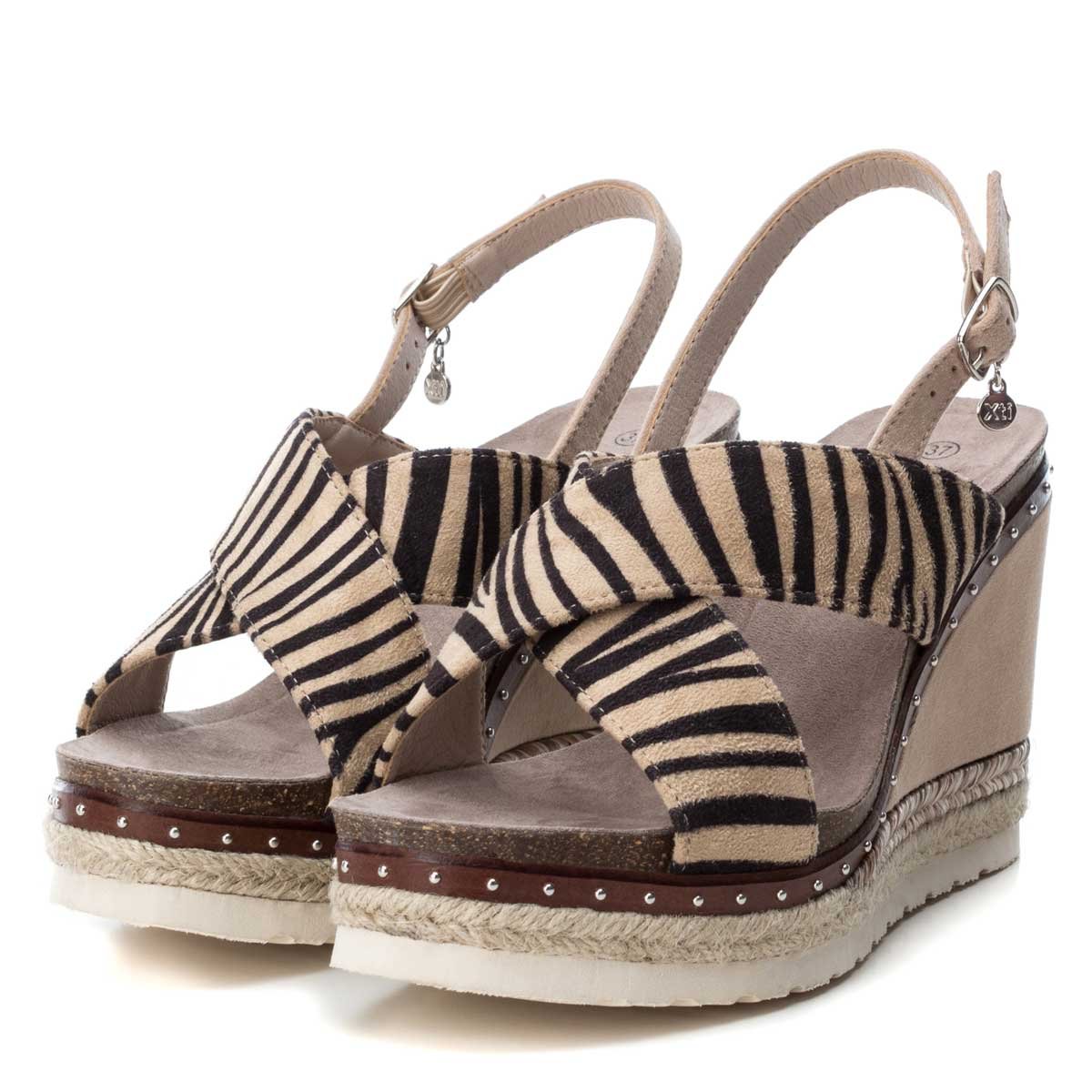 Sandalia Beige Animal Print con Cuña de Yute Xti