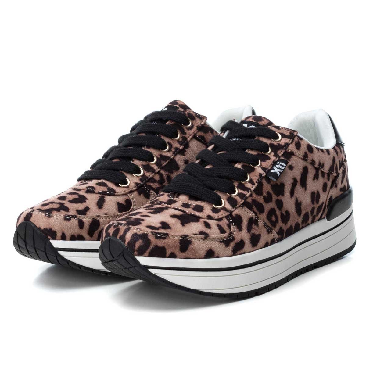 Tenis Café Animal Print con Plataforma Xti