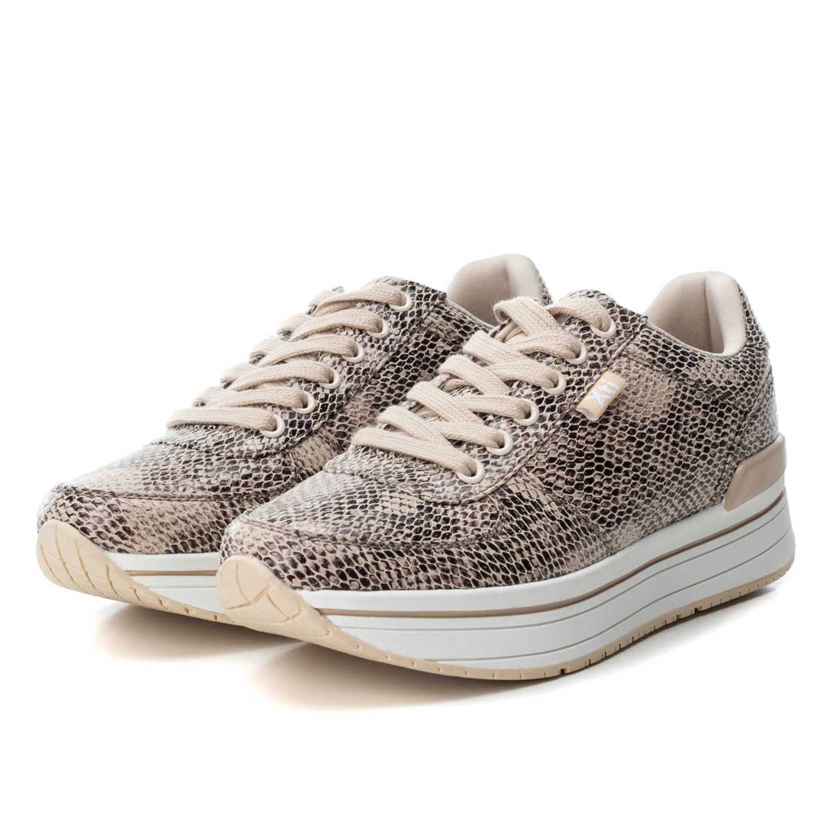 Tenis Beige Animal Print con Plataforma Xti