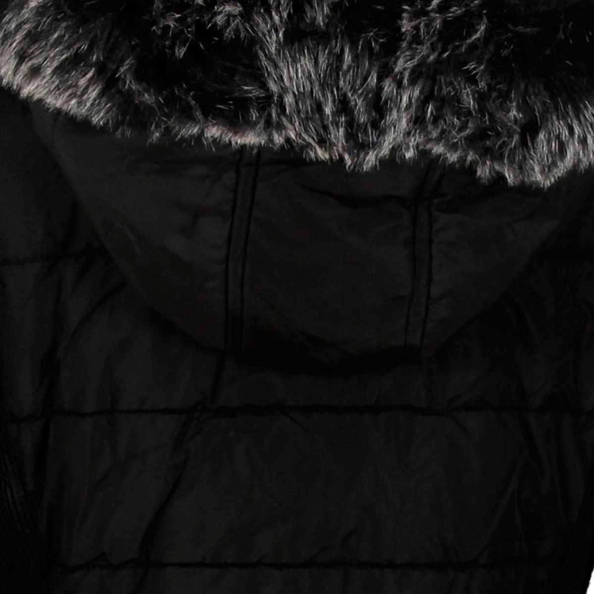 Chamarra Negra con Capucha Y Botones Cuello Alto City Femme para Mujer