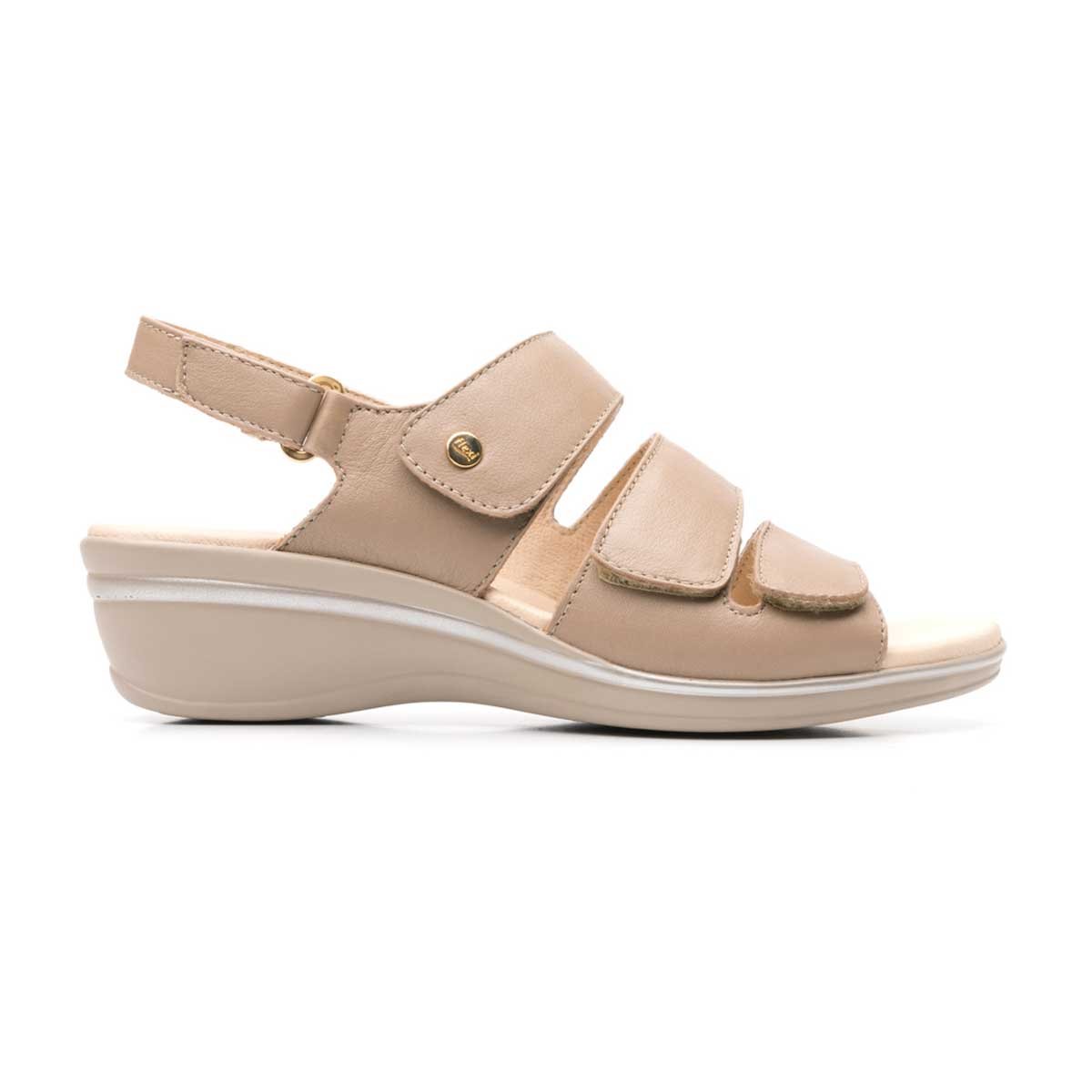 Sandalia Beige Tres Tiras Flexi