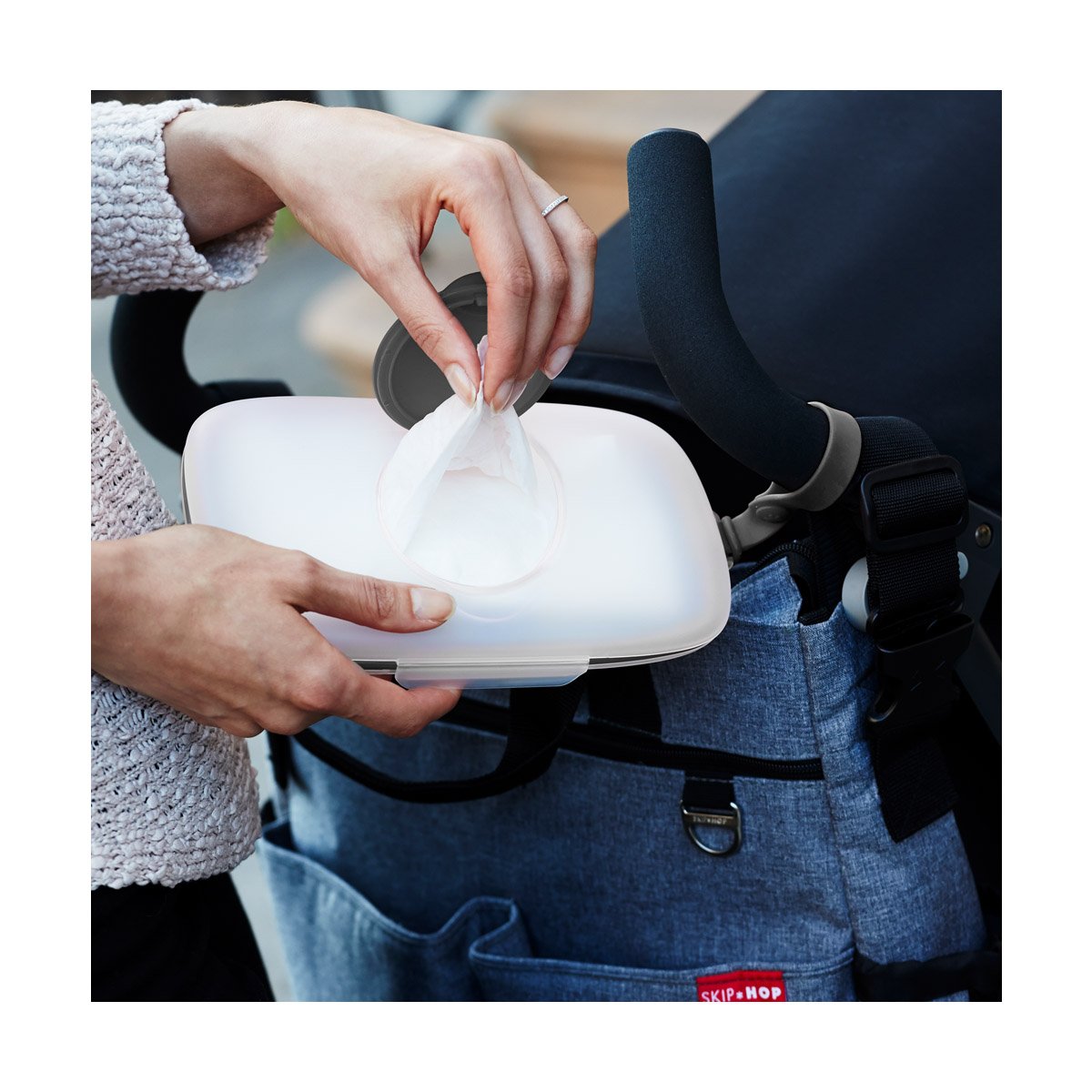 Porta Toallitas Limpiadoras Gris Skip Hop