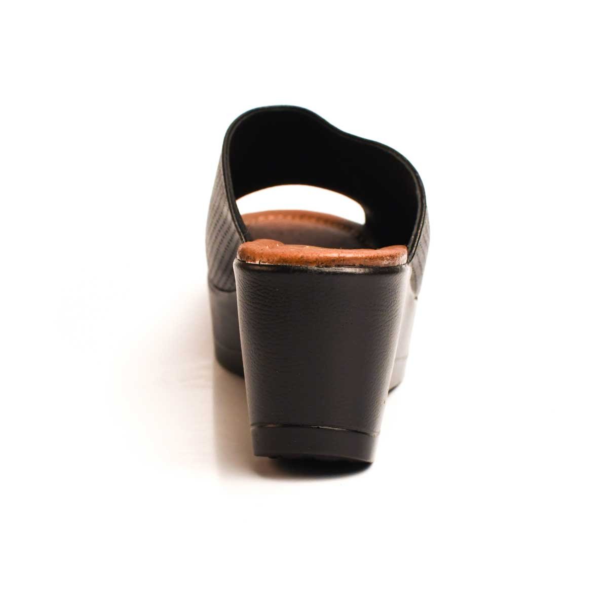 Sandalia con Cuña y Corte Laser Suave Pies