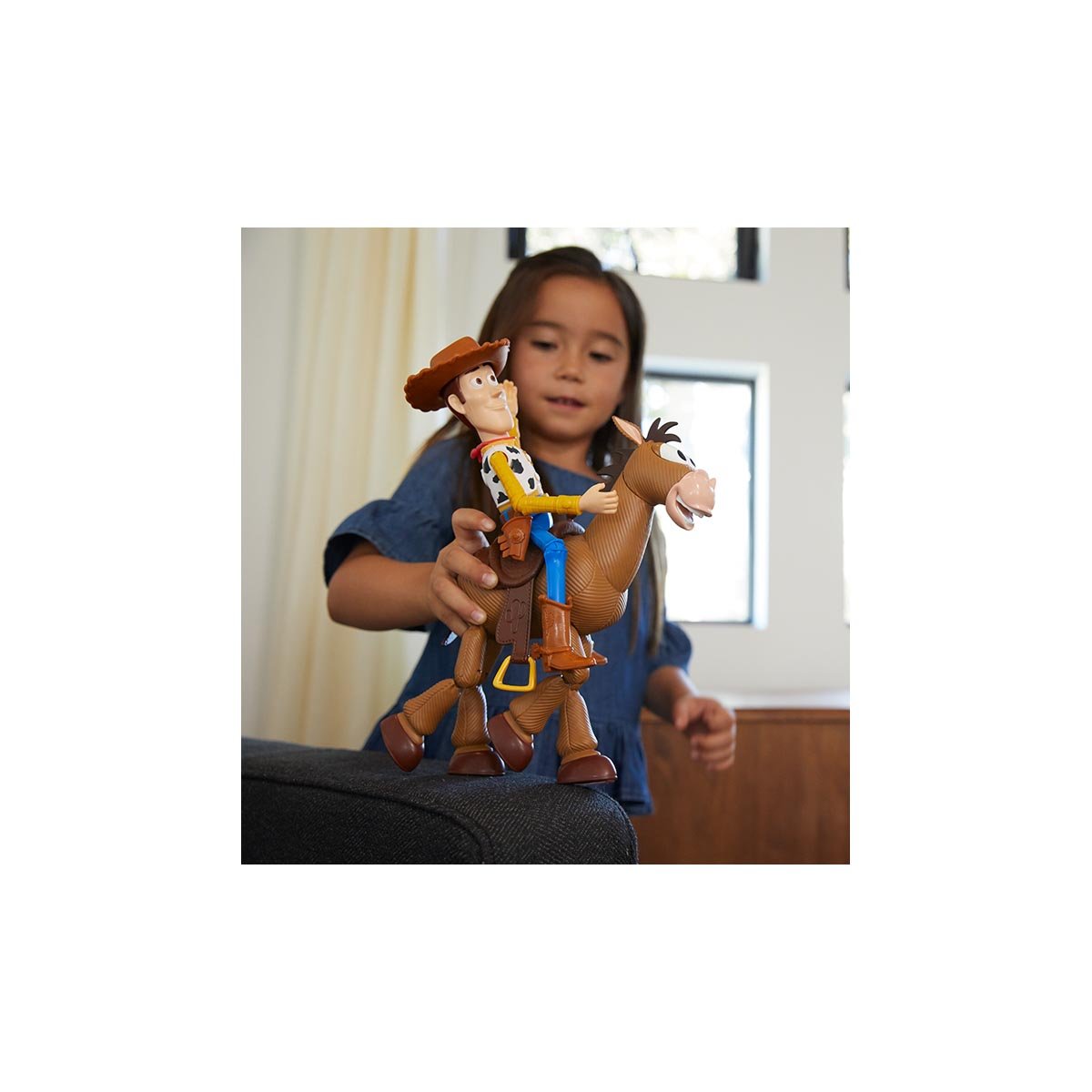 Figura de Acci&oacute;n Woody y Tiro al Blanco Disney Pixar Toy Story