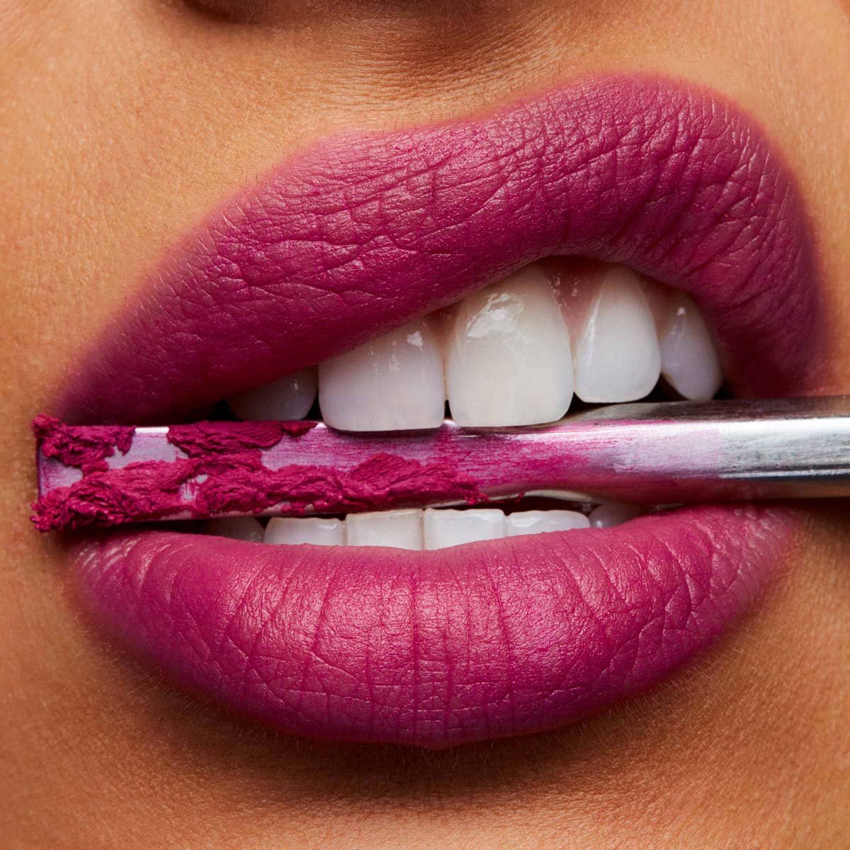 Lipstick MAC Powder Kiss Velvet Punch