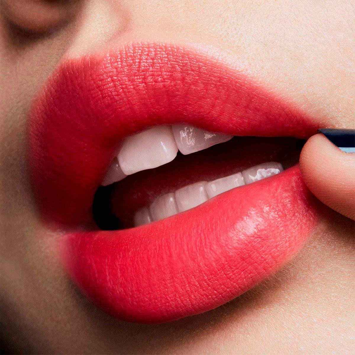 Lipstick MAC Love Me, My Little Secret