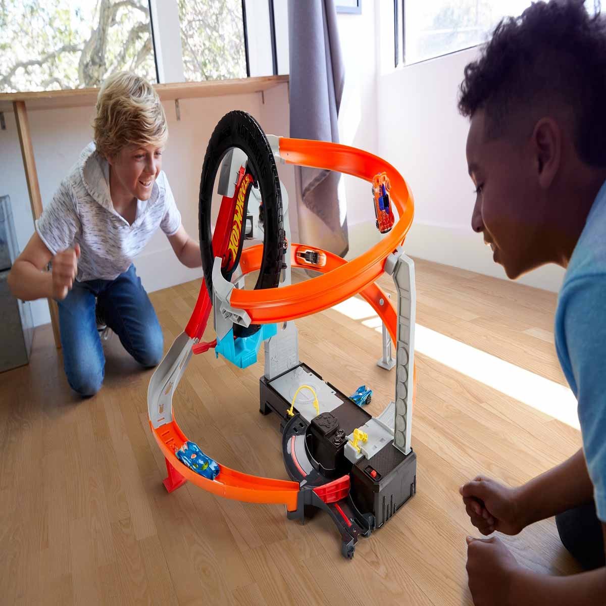 Pista de Juguete Hyper-Boost Tire Shop Hot Wheels City