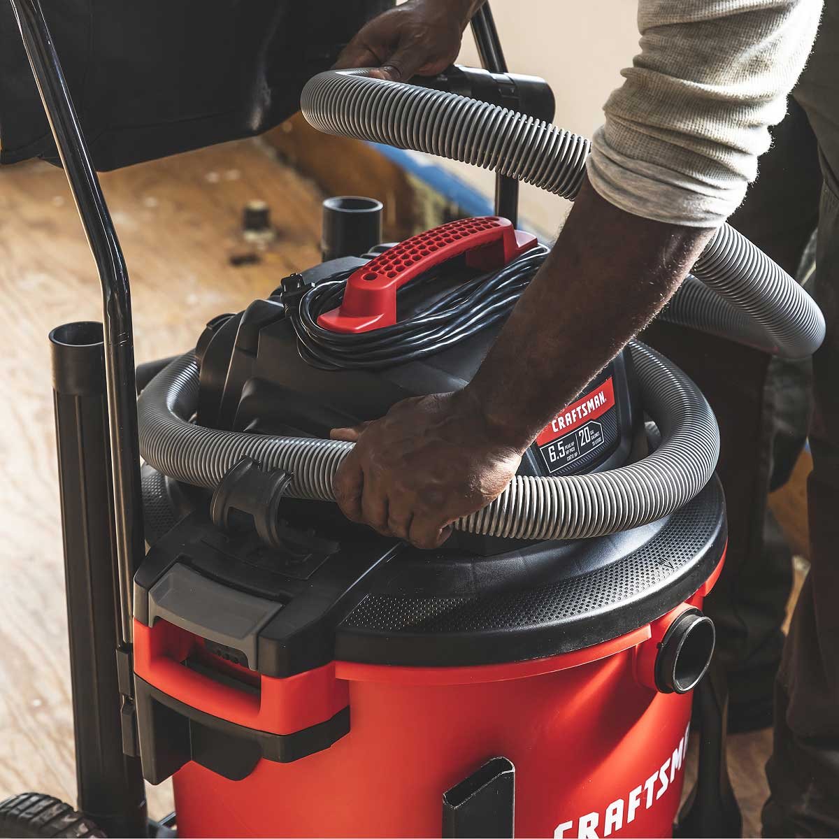 Aspiradora de 20 Galones y 6.5 Hp para Seco y Mojado con Mango de Carrito Mod. Cmxevbe17656 Craftsman