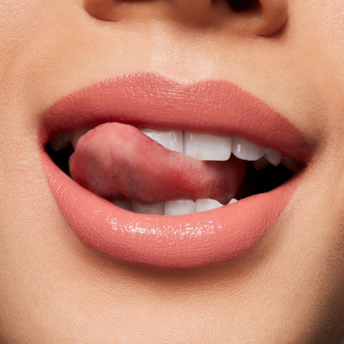 Love Me Liquid Lipcolour MAC Très Blasé