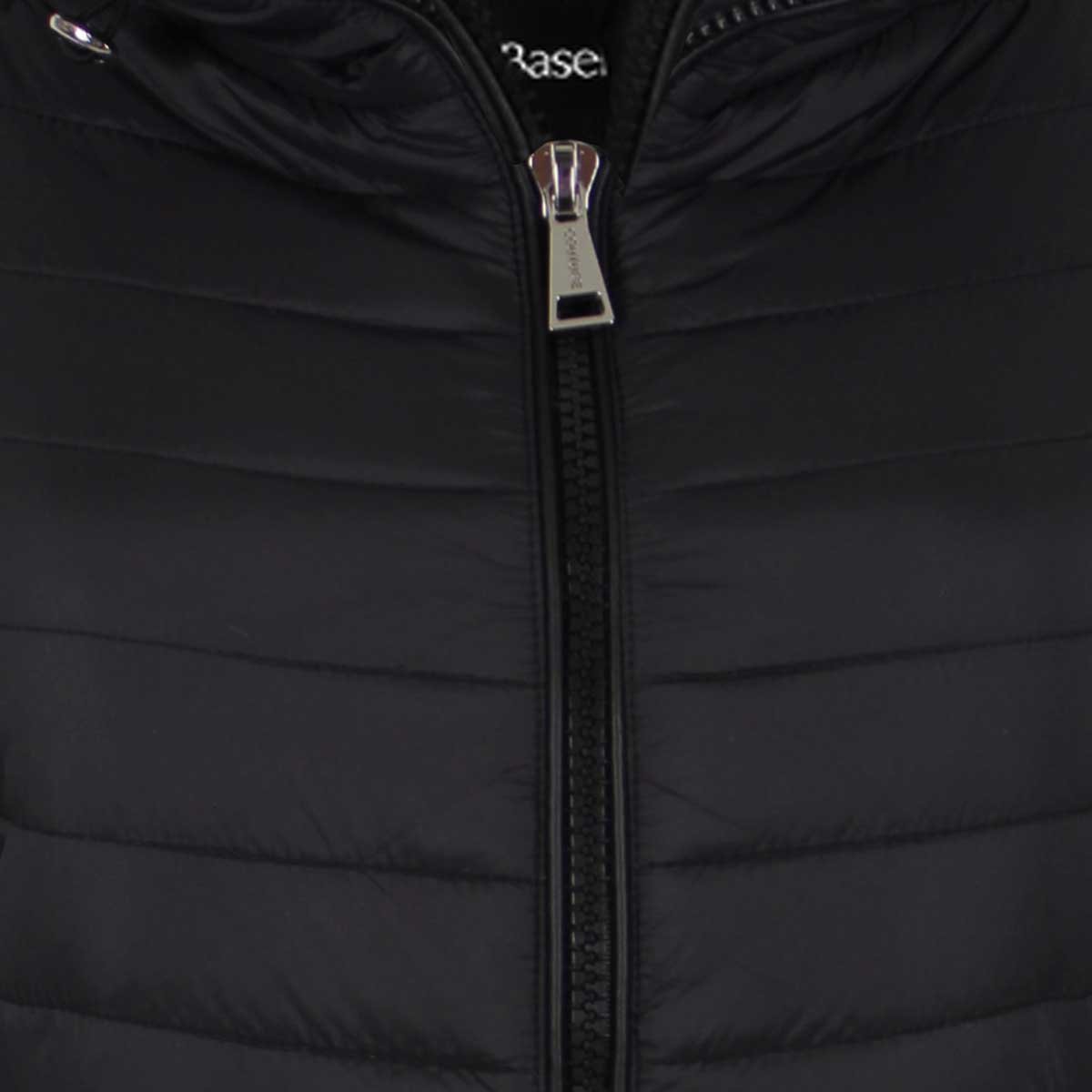 Chamarra Cuello Tortuga Diseño Liso Negro Capitonado Basel