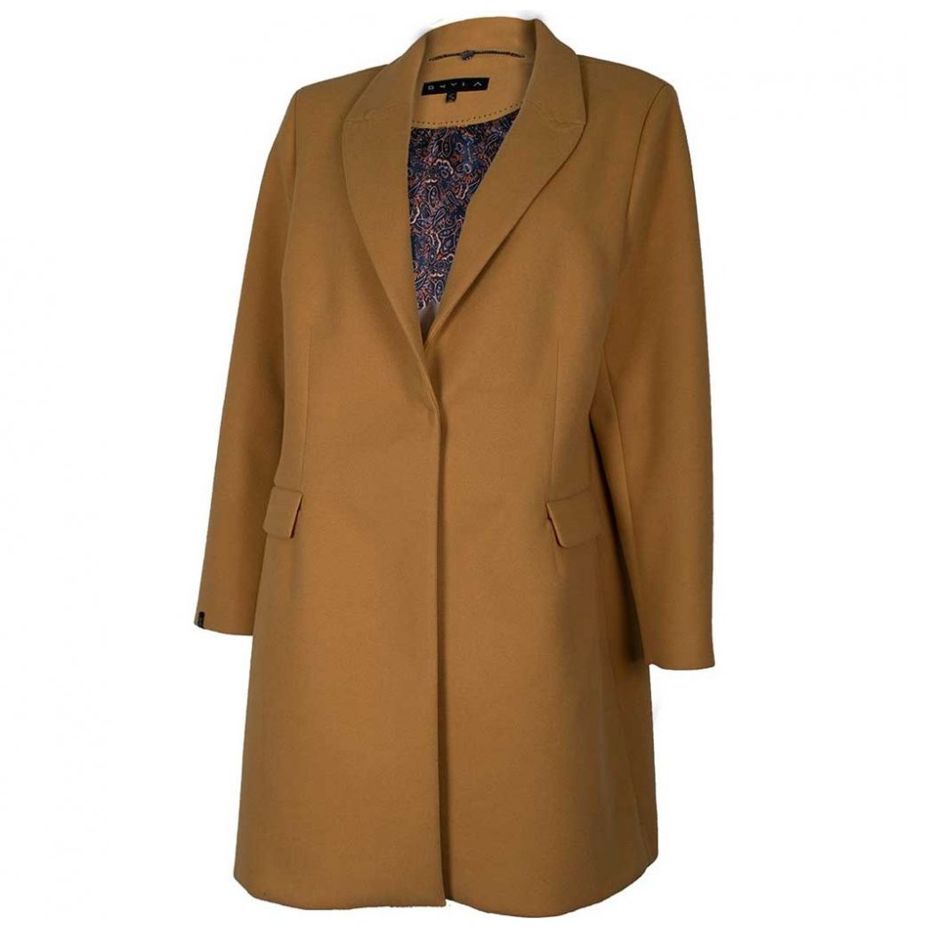 Abrigo Largo con Solapa con Broche Oculto