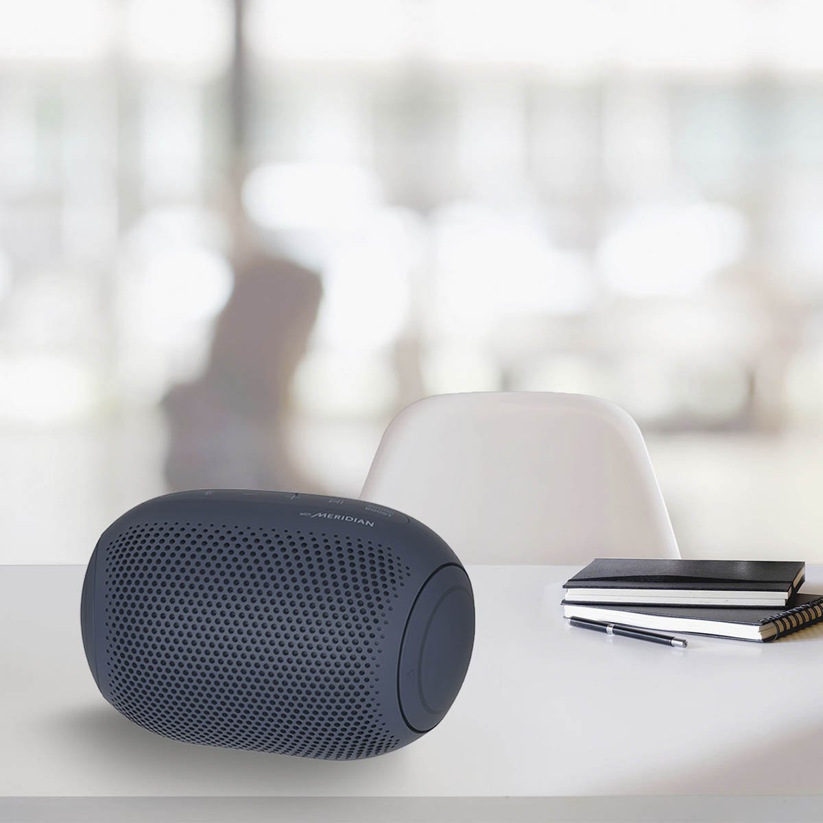 Bocina Bluetooth Inalámbrica LG Xboom Go Pl2 con Meridian