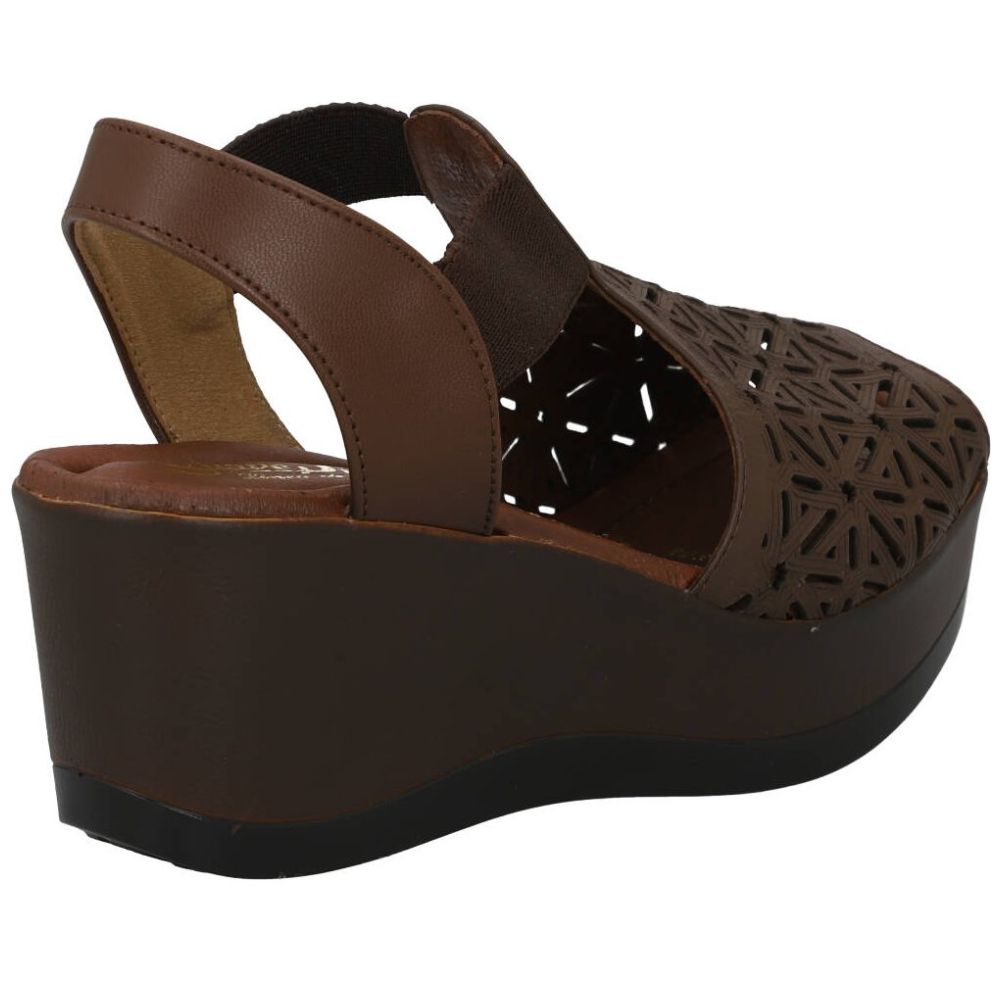 Sandalia Café con Cuña Corte Laser Suave Pies