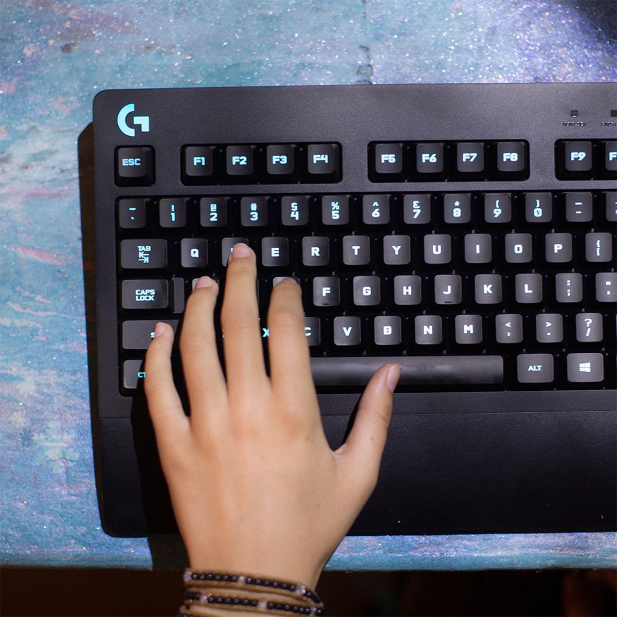 Teclado Gamer Logitech G213 Prodigy