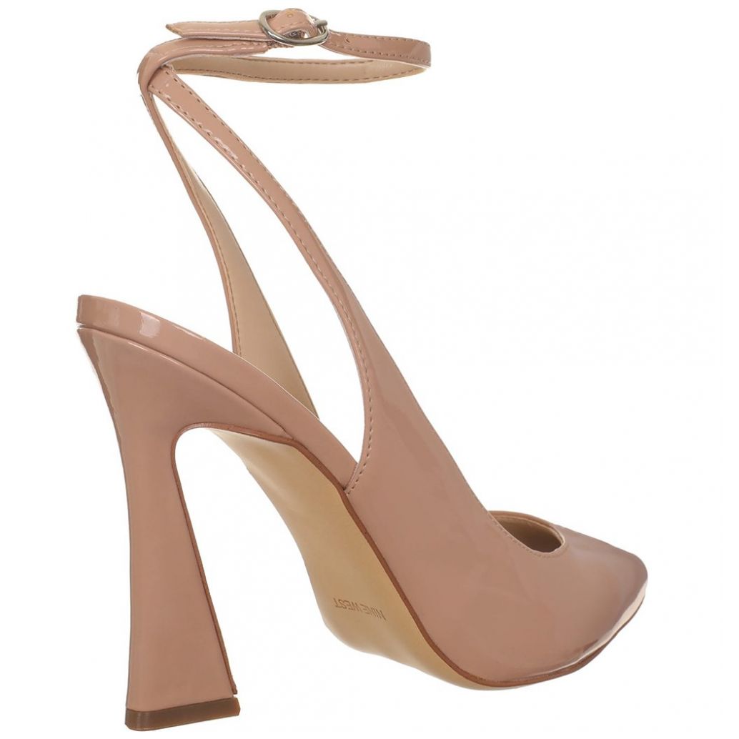 Zapatilla Material Patent con Hebilla Color Carne Nine West