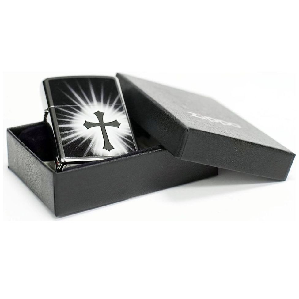 Encendedor Zippo con Imagen de Cruz y Resplandor