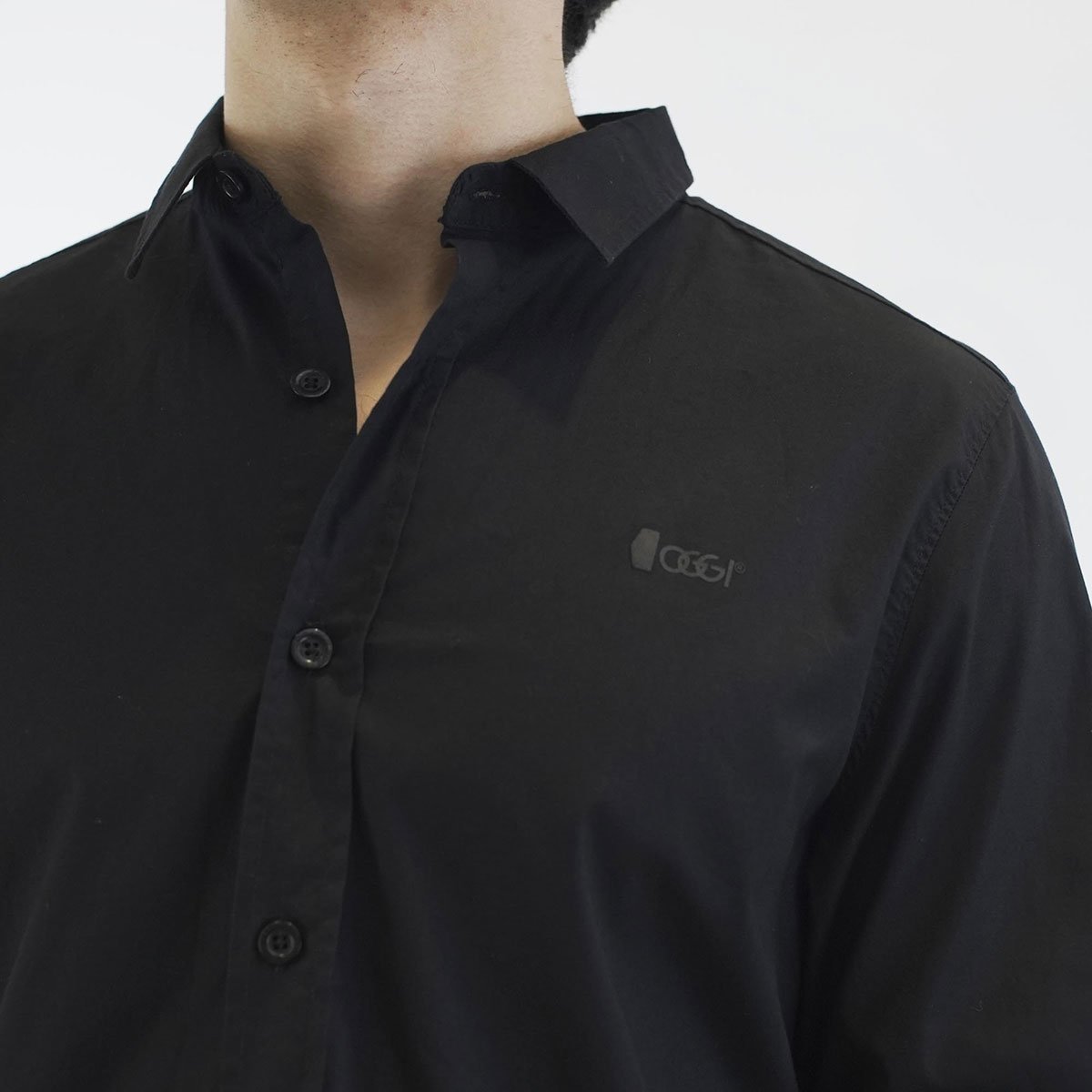 Camisa  Oggi Jeans Modelo Camibasicnegr para Hombre