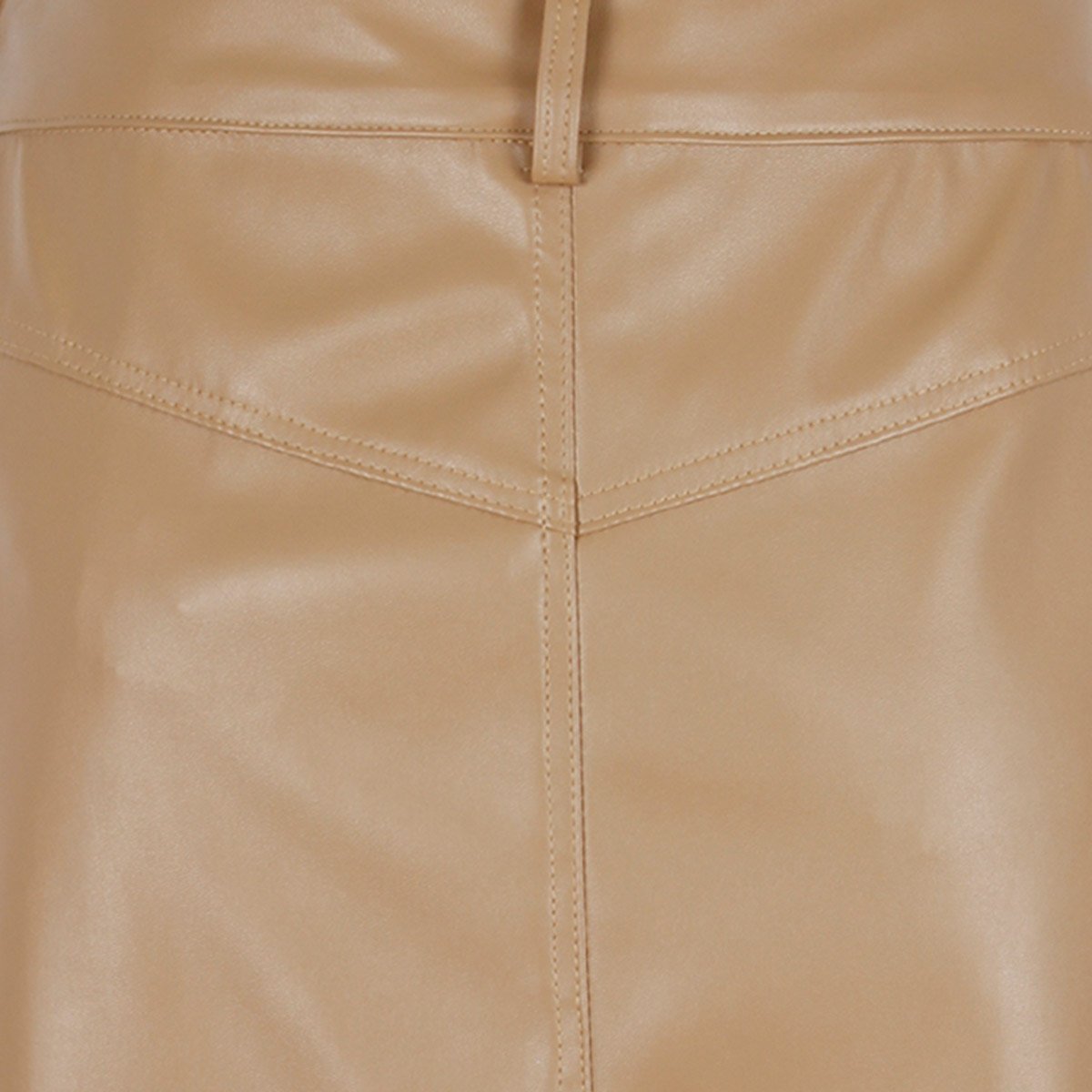 Falda para Mujer Corte a Diseño Vinipiel con Botón Elle