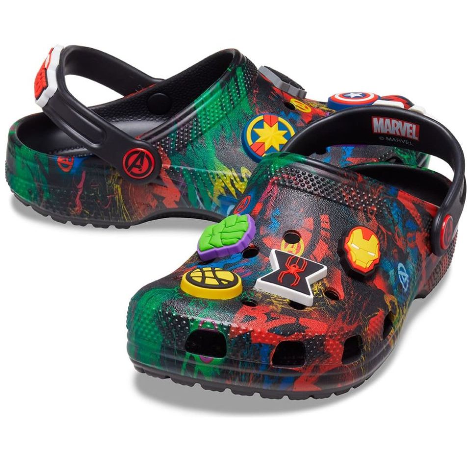 Sueco Classic Avengers 18-25 Negro Crocs para Niño