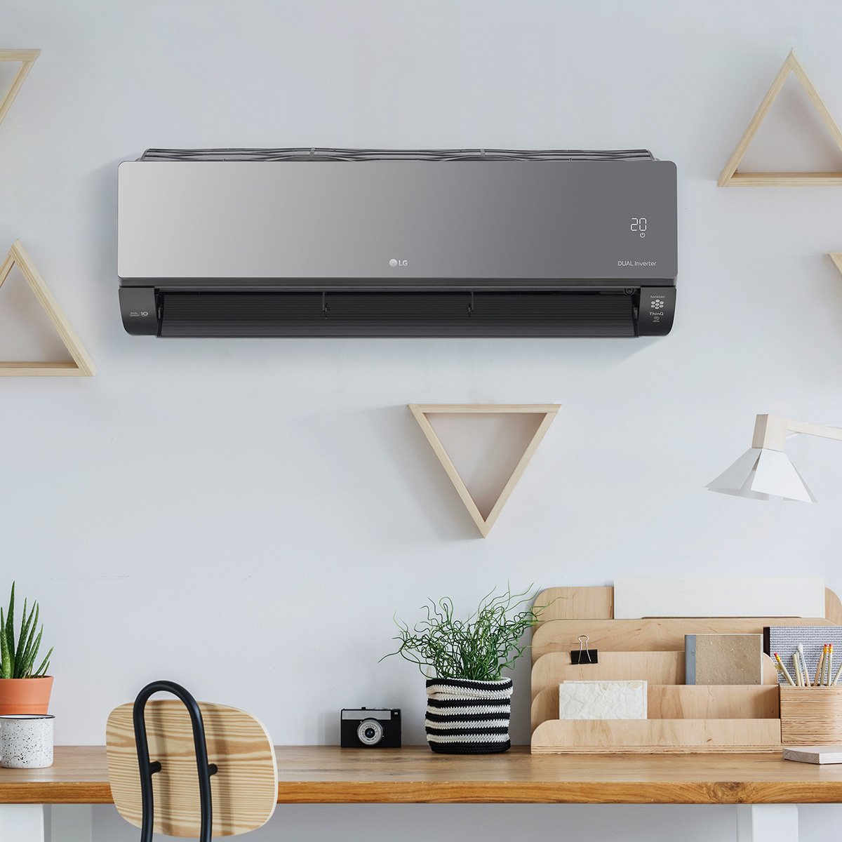 Aire Acondicionado LG Artcool Inverter 2 Toneladas Solo Frío 220V-Vr242Cw
