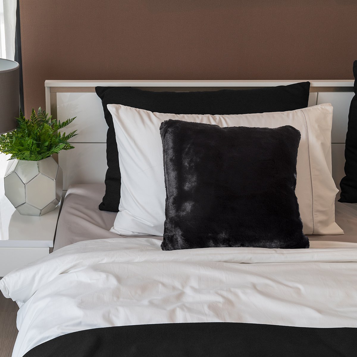 Cojín Polar Liso 50X50 Negro Abadi