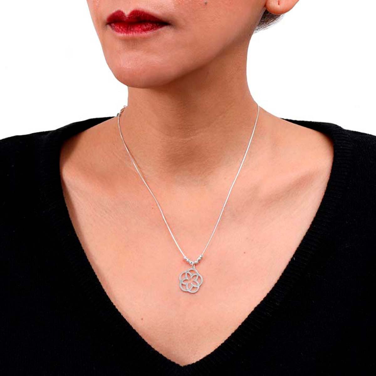 Collar Flor Mandala con Esfera Mosha Di3080Cl