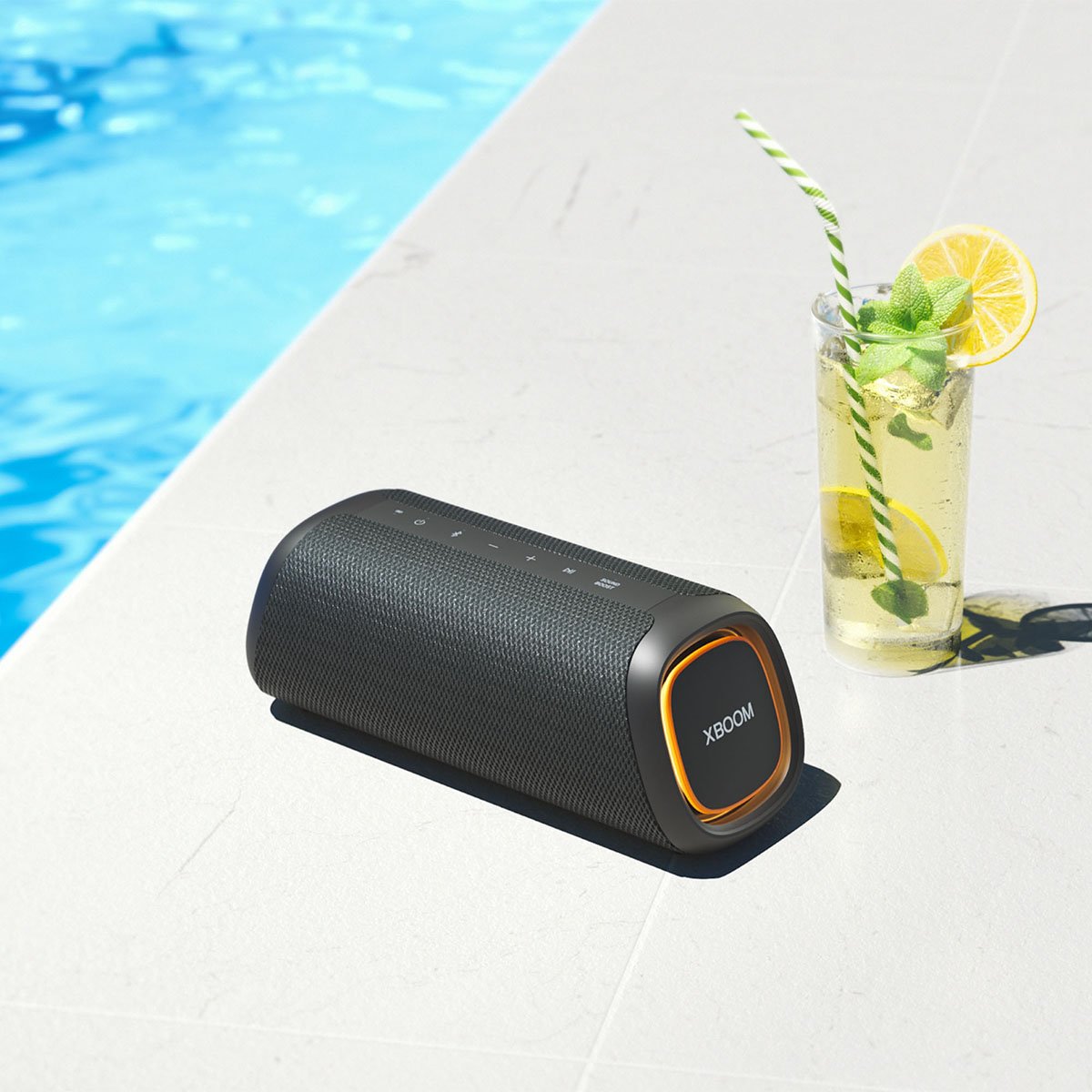 Bocina LG Xboom Go Xg7– a Prueba de Agua y Polvo, 24 Horas de Batería, 40W con Bajos Potentes