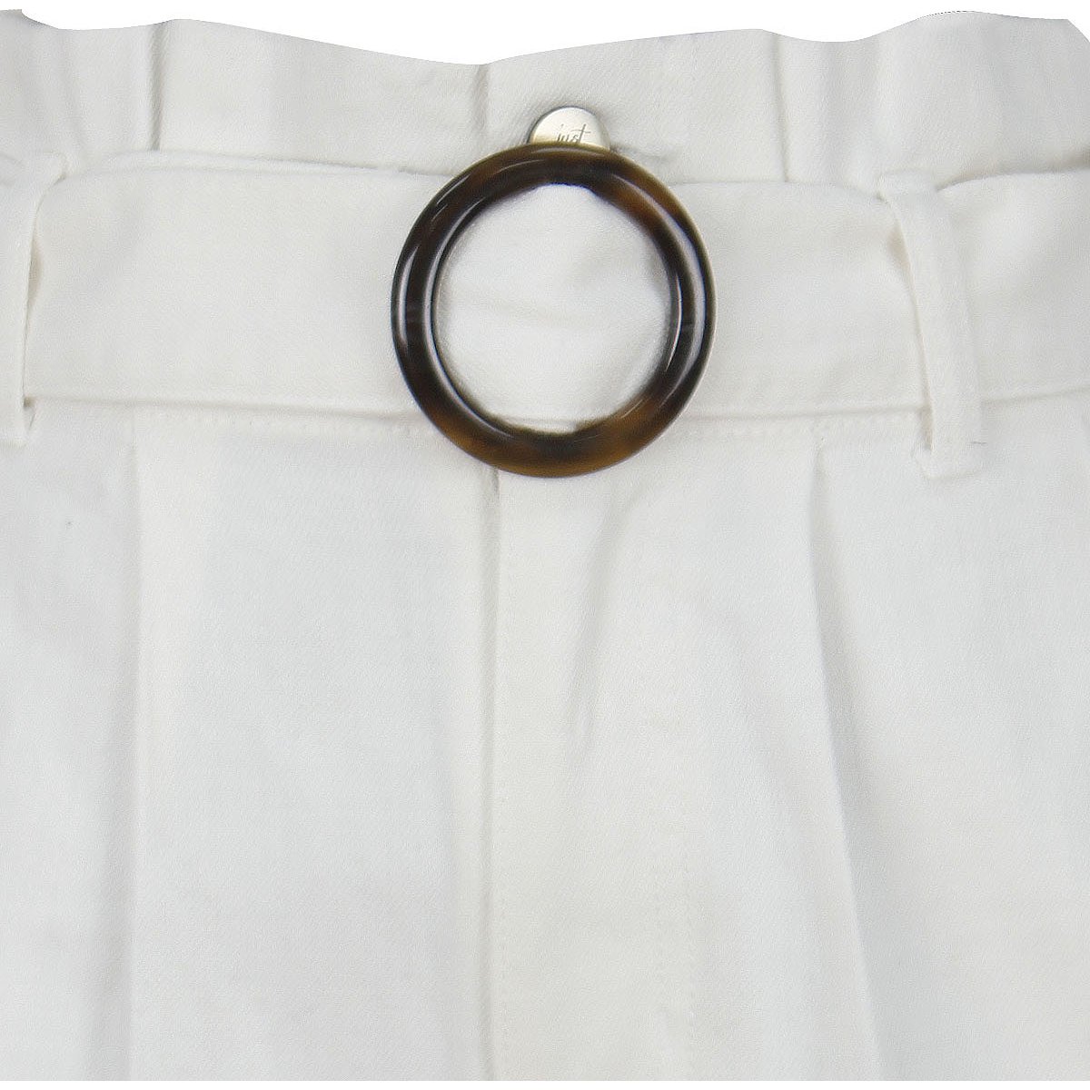 Short para Mujer Corte Holgado Diseño con Cinturón y Pinzas Just By Basel