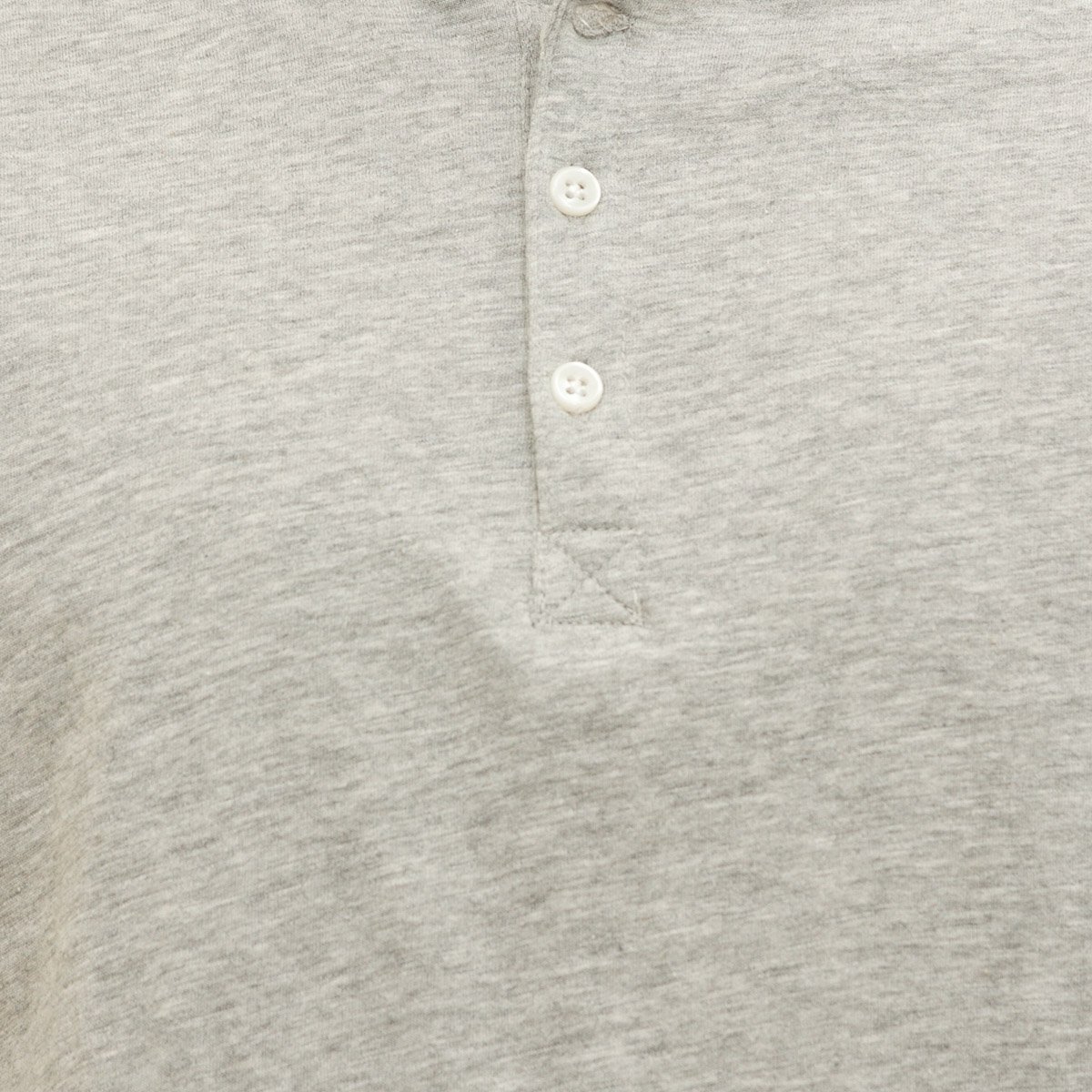 Playera Manga Corta Cuello Henley para Hombre J.opus