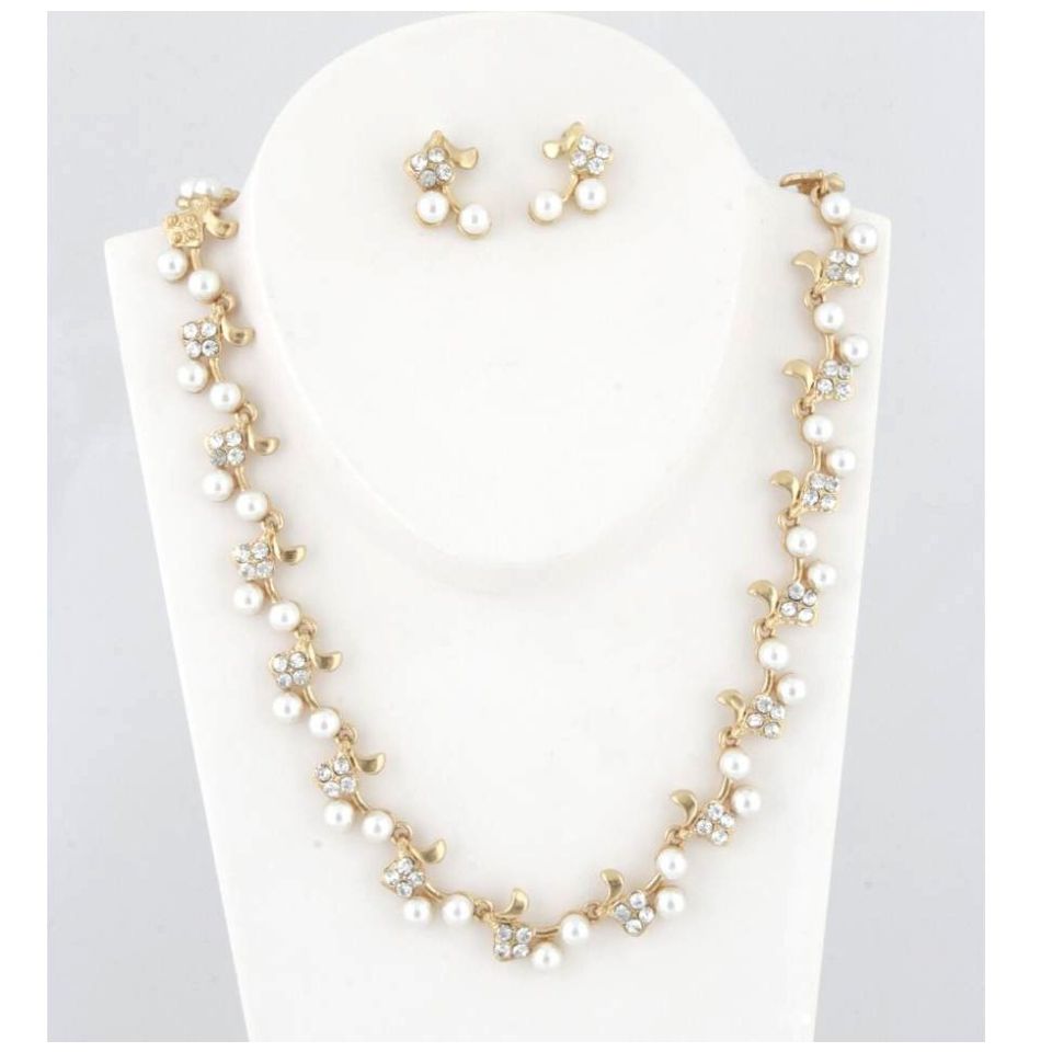 Juego de Aretes Y Collar Tipo Perlas  Lulu