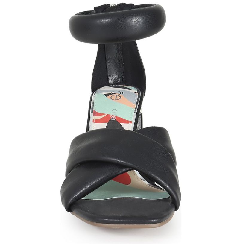 Sandalia Tira Cruzada con Pulsera Negra Cloe