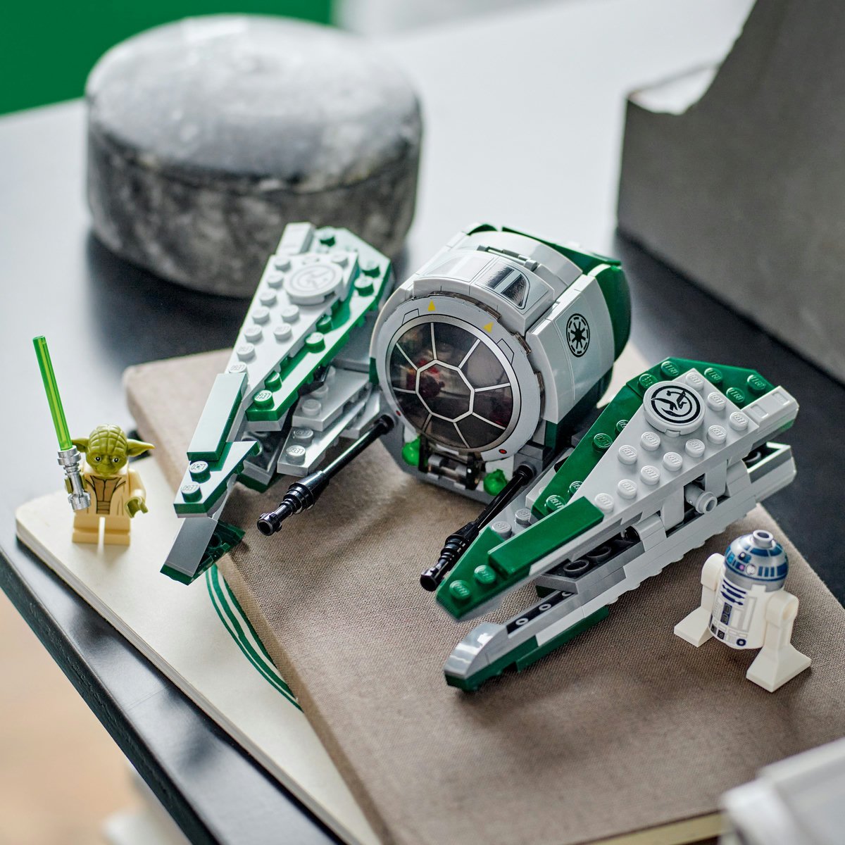 Caza Estelar Jedi de Yoda Lego Star Wars™
