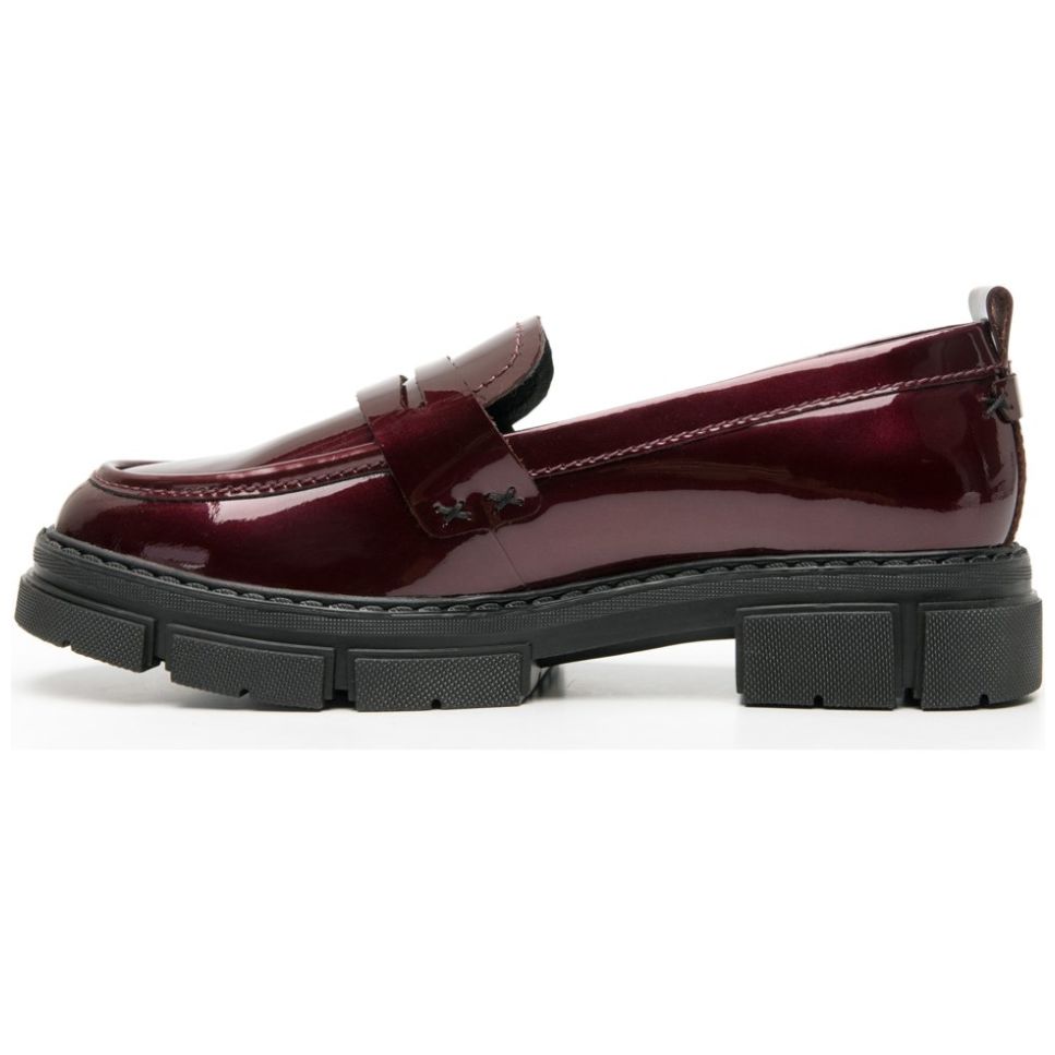 Mocasín Dama Charol con Antifaz Y Suela Dentada Vino Flexi