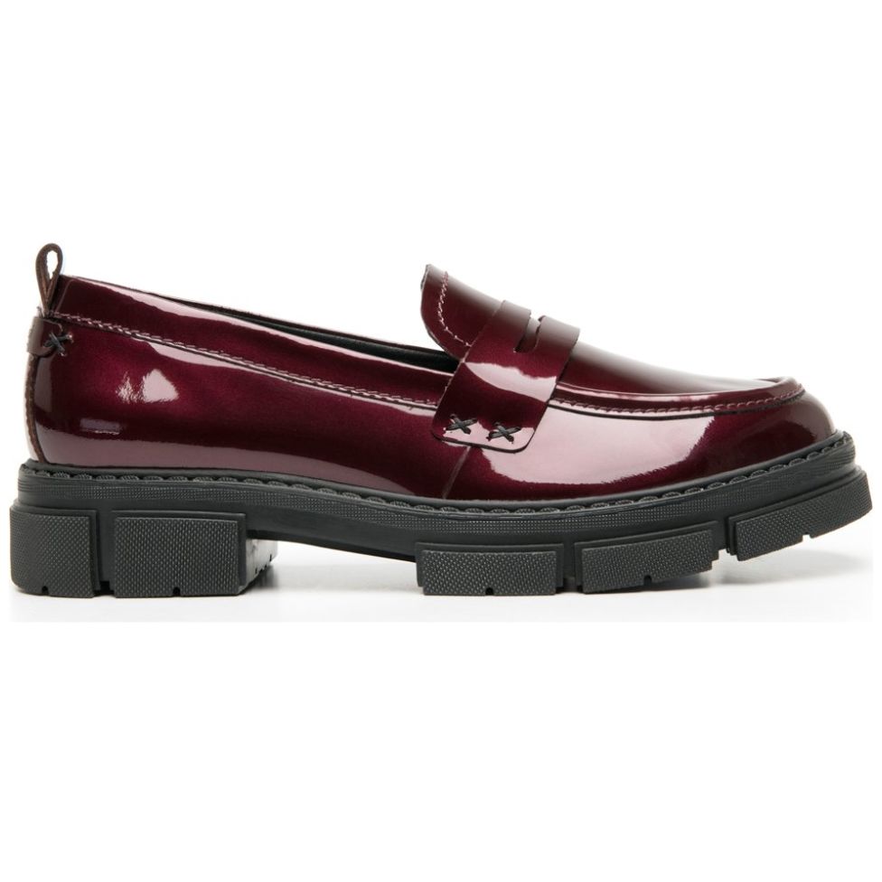 Mocasín Dama Charol con Antifaz Y Suela Dentada Vino Flexi
