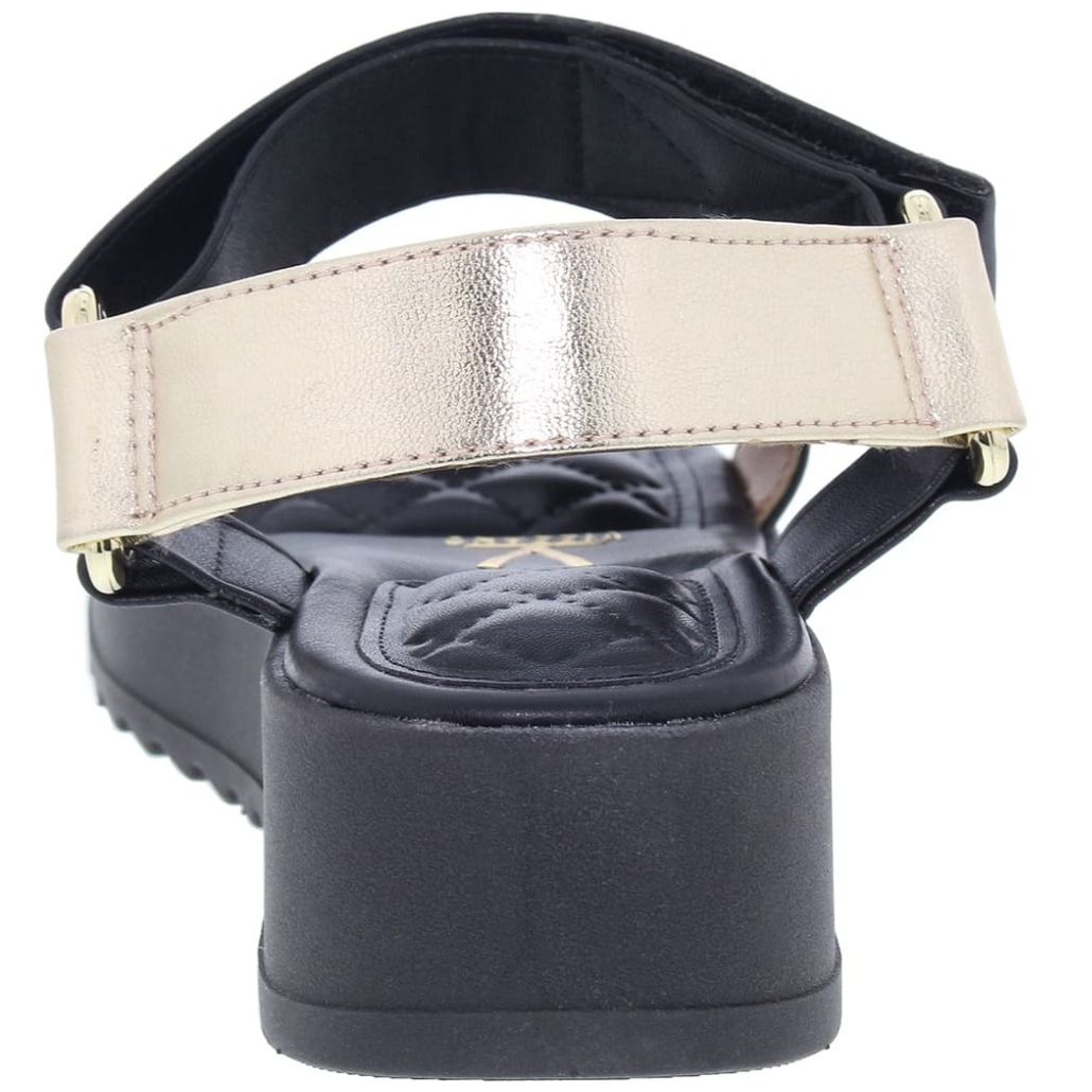 Sandalia Negra Plataforma Corrida, y Talonera Metalizada