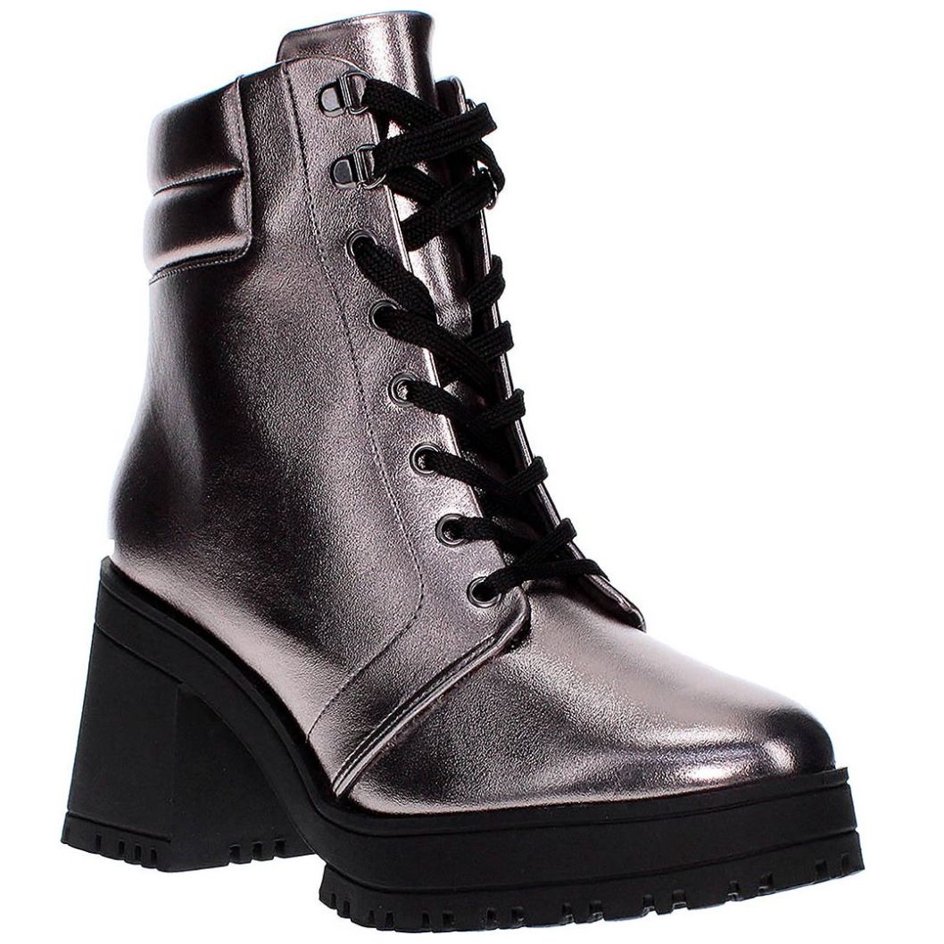 Bota vizzano hot sale ilhós preto