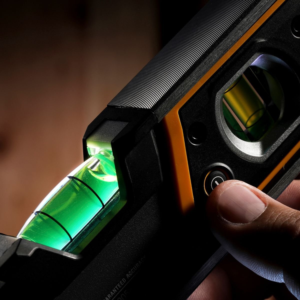 Nivel de Caja Magnético Toughbuil con Luz 9"