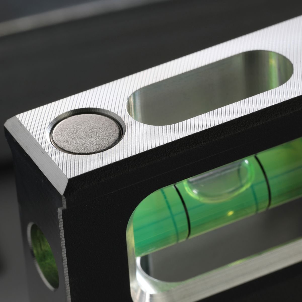 Nivel Torpedo Magnético 9" Toughbuil