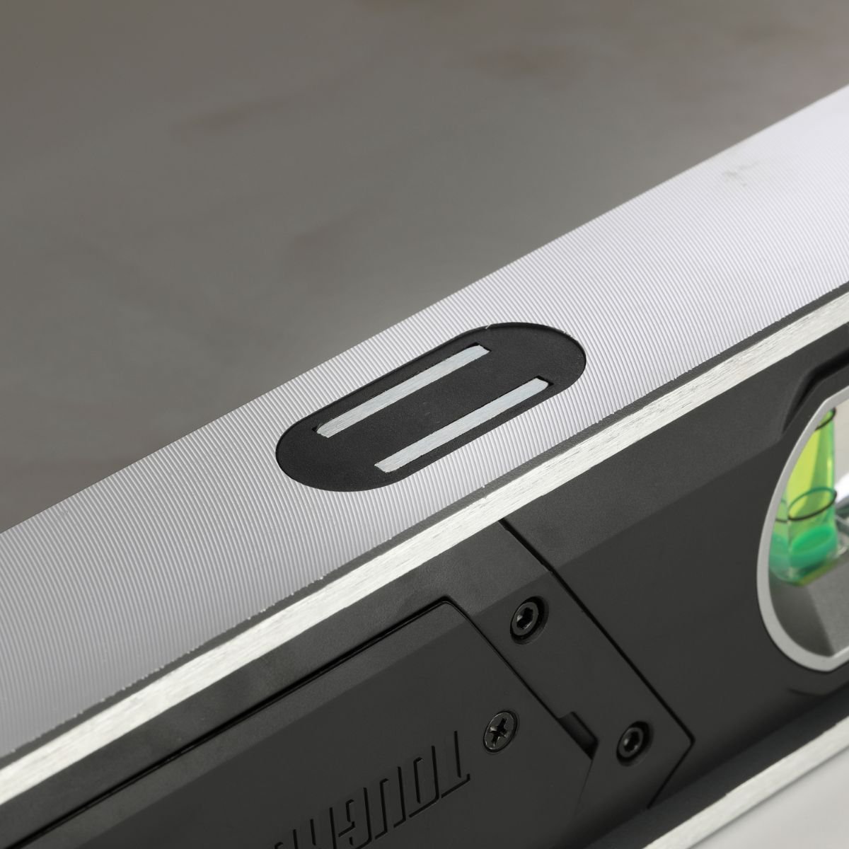 Nivel de Caja Magnético Toughbuil con Luz 48"