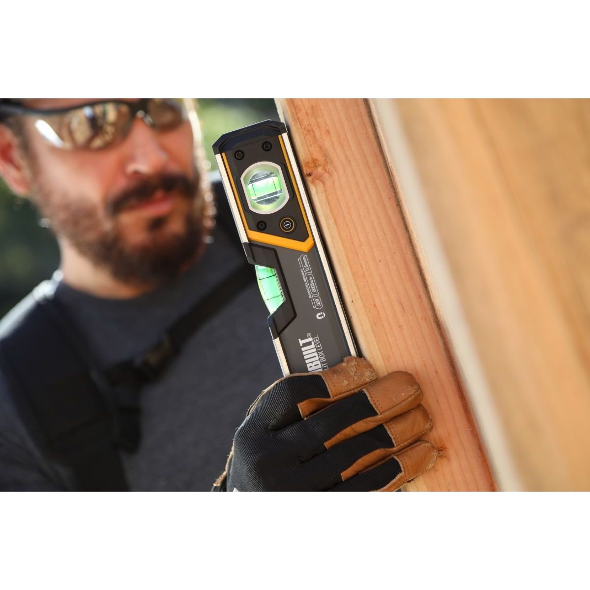 Nivel de Caja Magnético Toughbuil con Luz 9"