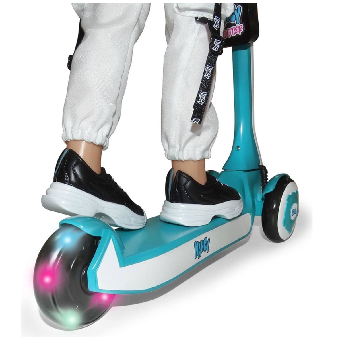 Muñeca Nancy un Día con Mi Scooter