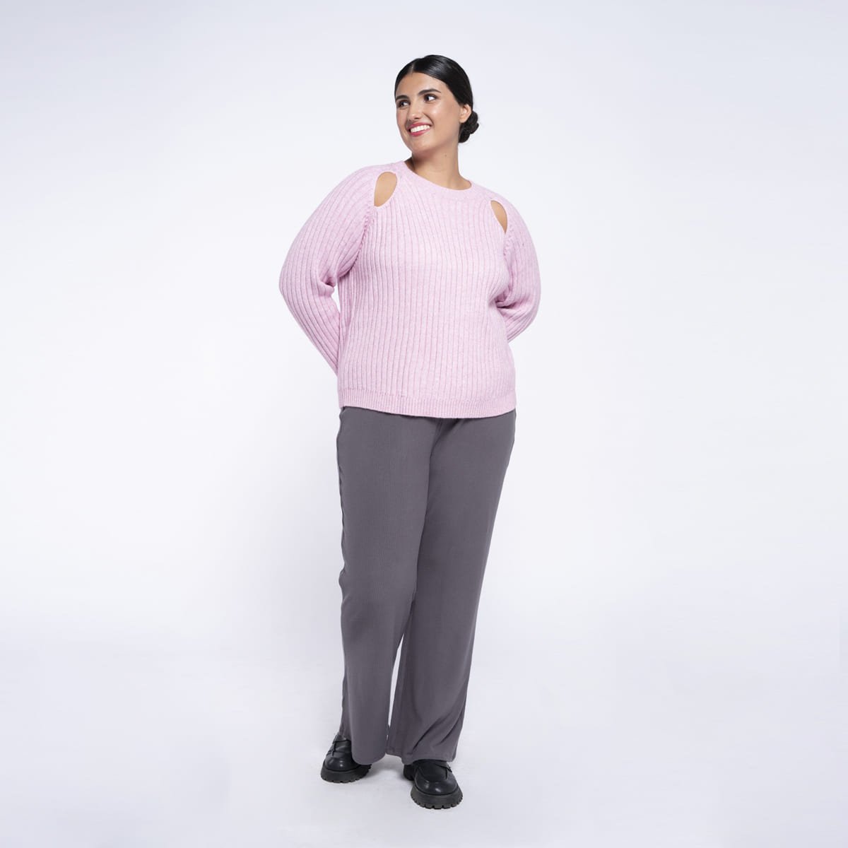 Suéter Cuello Redondo Hombros Descubiertos  Vixara