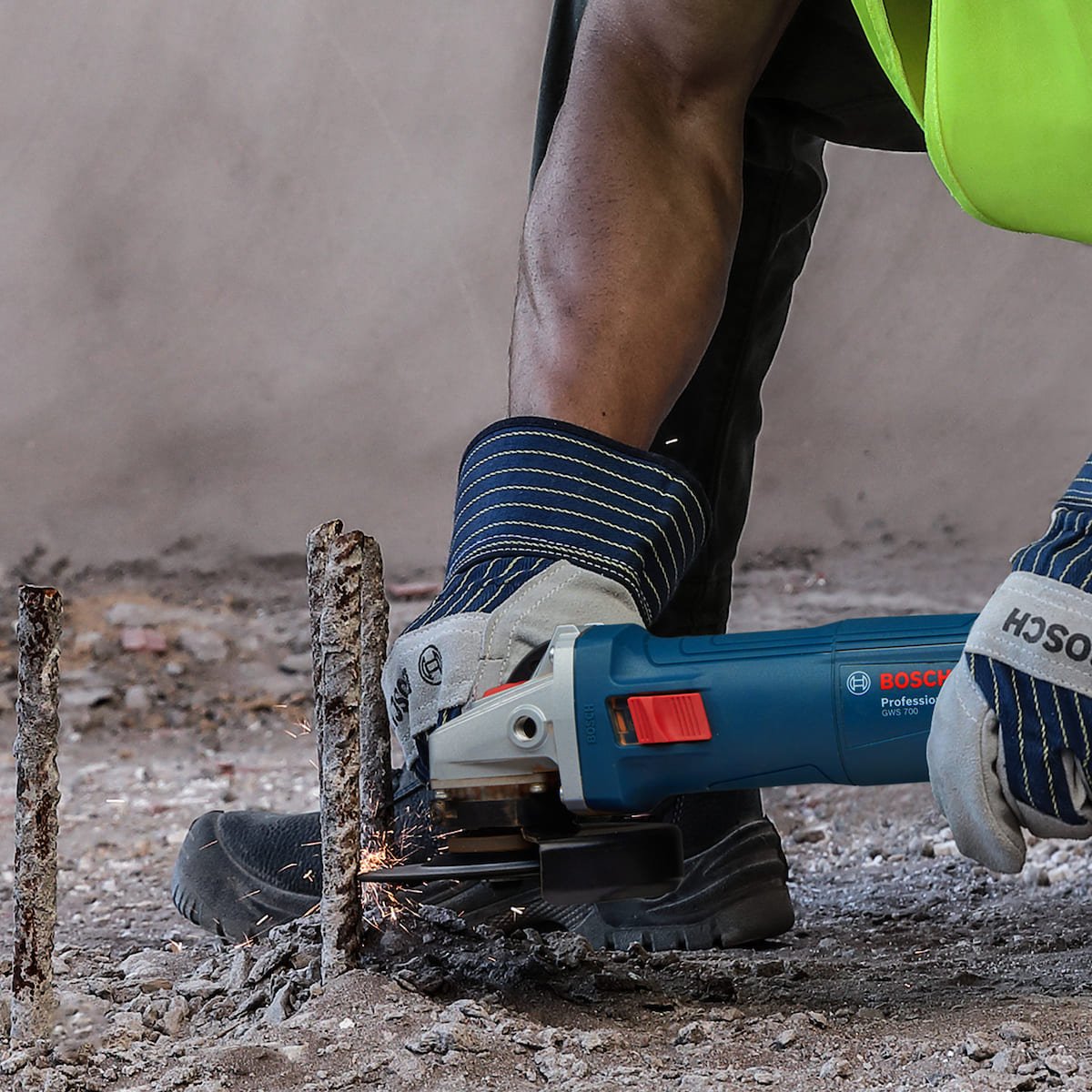 Mini Esmeril Bosch Gws-700 710W 5/8" + 5 Discos