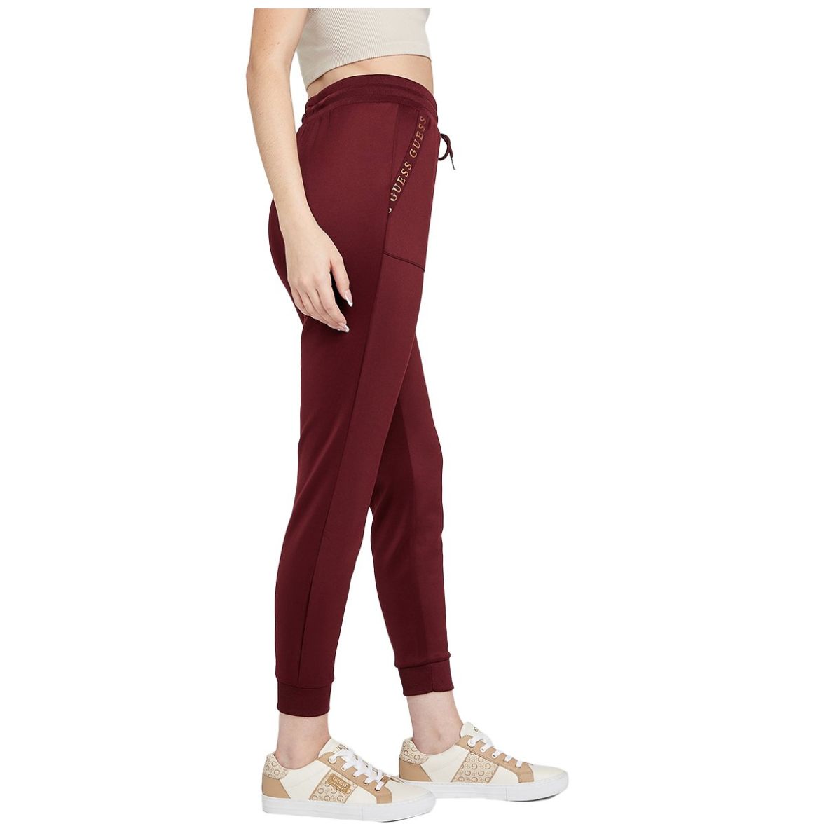 Jogger Corte Slim Fit Guess