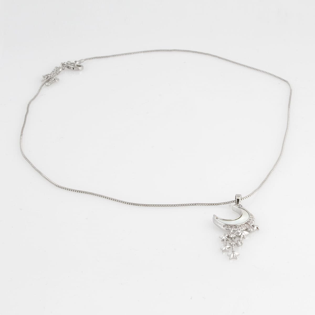 Collar con Dije de  Media Luna Lulu