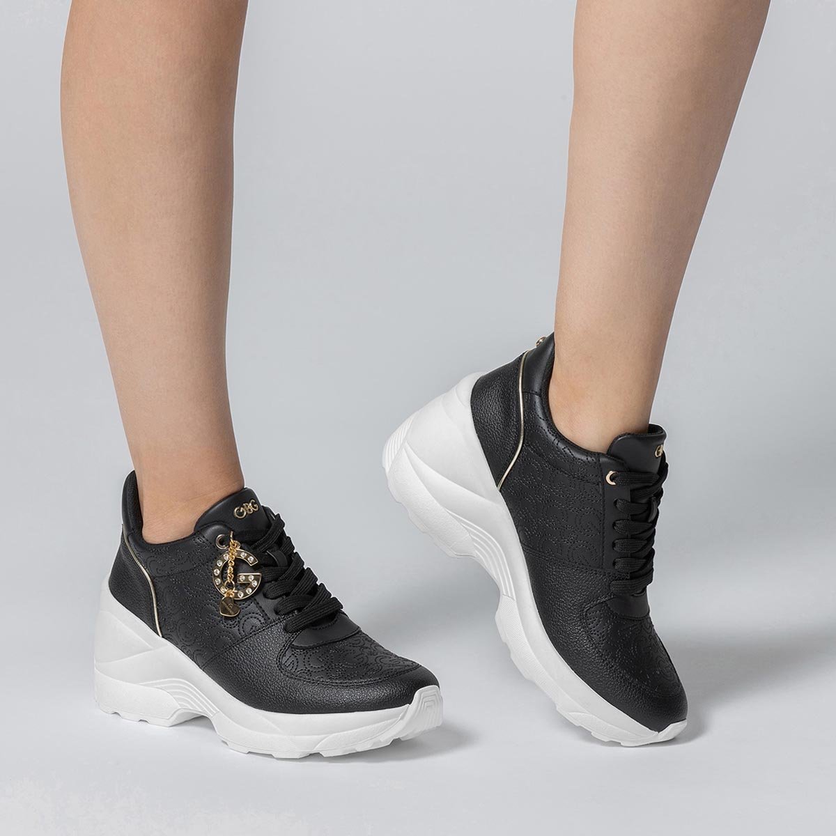 Tenis  Negro Flat  G By Guess